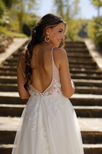 A-Linien Brautkleid mit transparentem tiefem Rückenausschnitt und Spitze – Nahaufnahme