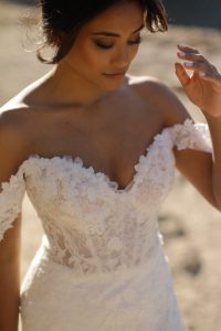 Off-Shoulder Brautkleid mit herzförmigem Ausschnitt und 3D-Spitze