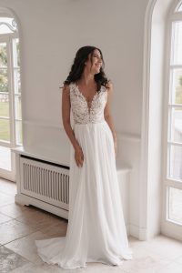 Boho-Brautkleid aus Softtüll mit Blätter-Spitze in A-Linie – White Lady Schärding