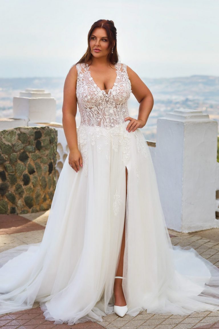 Curvy Brautkleid A-Linie mit tiefem Ausschnitt und Spitze - White Lady