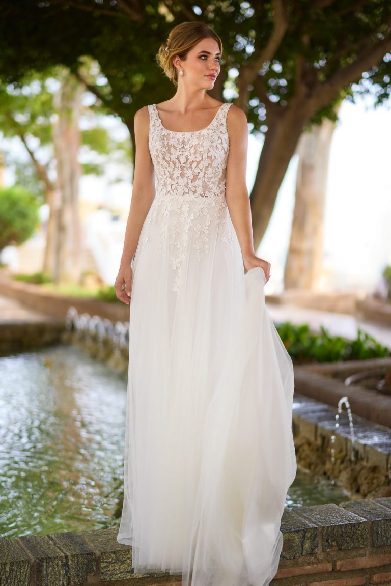 TRES CHIC Brautkleid – Zartes Spitzen-Oberteil mit Pailletten – White Lady